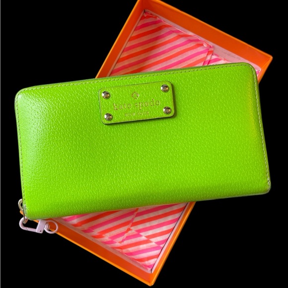 Live Saturday November 29th @ 6pm est CRAZY FLASH SALES! INVENTORY CLEAR OUT! 🛍️ - Picture 16 of 16